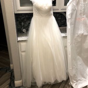 **SOLD** Simple Elegant Wedding Dress